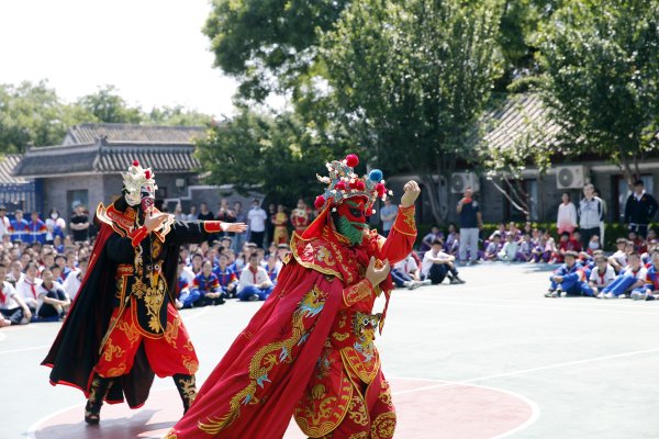 我国合法的配资平台 北京非遗传统文化走进校园展风采